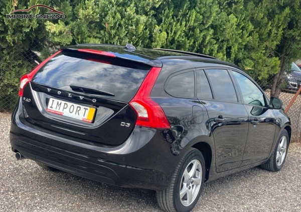 Volvo V60 cena 43900 przebieg: 177000, rok produkcji 2015 z Jelenia Góra małe 326